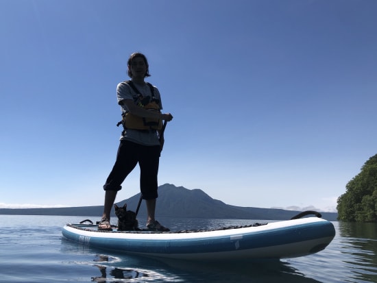 支笏湖SUPツアー  きらめく水面！青い支笏湖！美しい景色の中、まるで浮いてるみたいな湖ののんびり体験＜4～11月／3歳以上参加可／恵庭岳集合＞