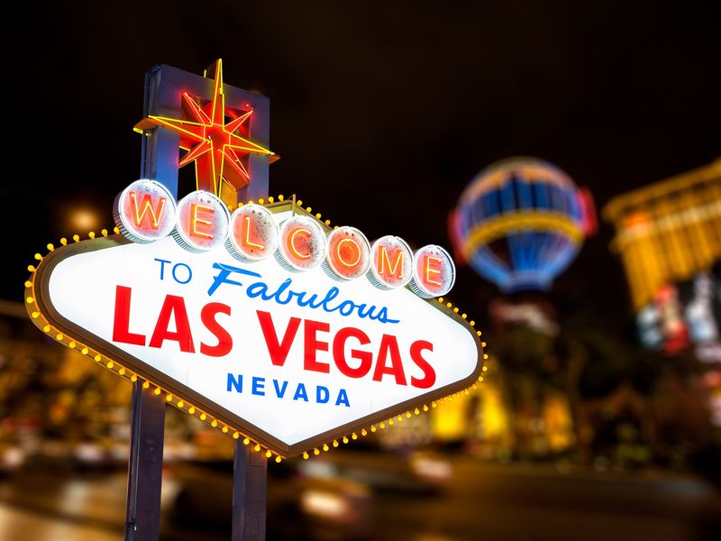 USA_Las Vegas_sign_shutterstock_217191592