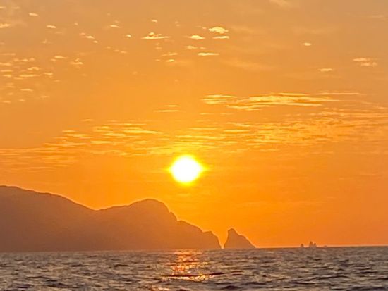 【1組貸切／最大6名様のグループ料金】サンセットクルーズ　大瀬良さんがご案内  ＜4～10月／約2時間／若松島・新上五島町＞ by GOTO真光クルーズ