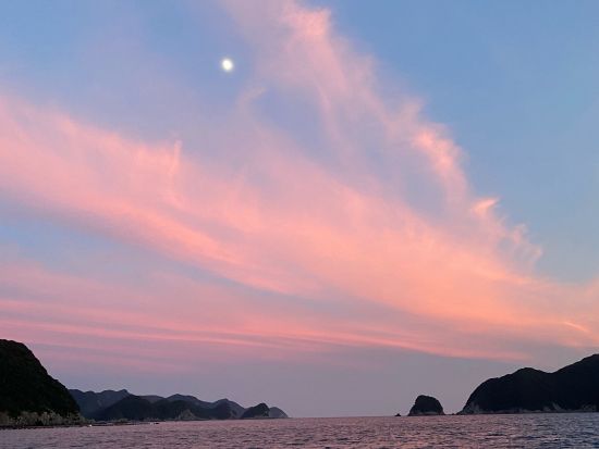 【1組貸切／最大6名様のグループ料金】サンセットクルーズ　大瀬良さんがご案内  ＜4～10月／約2時間／若松島・新上五島町＞ by GOTO真光クルーズ