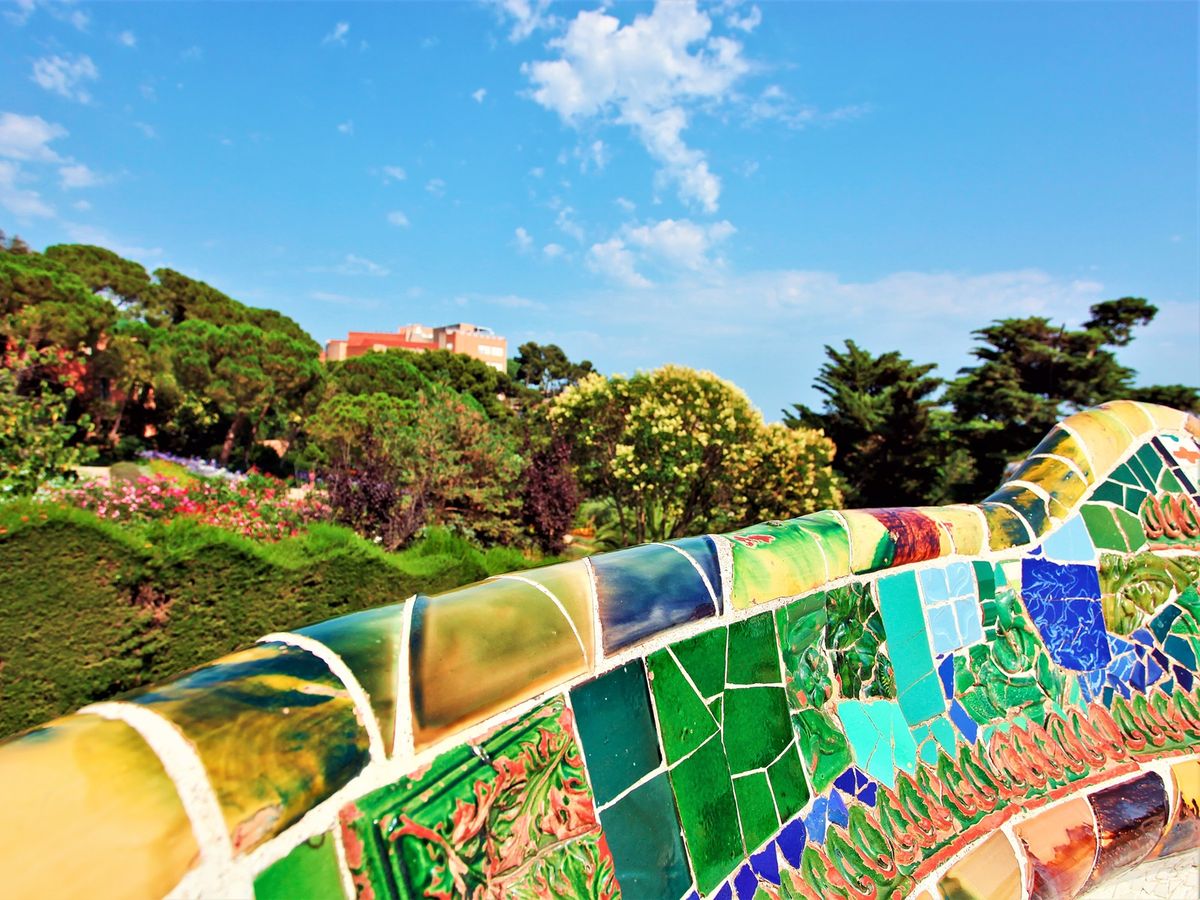Park Güell Gaudí Barcelona グエル公園 ガイドブック（2025年
