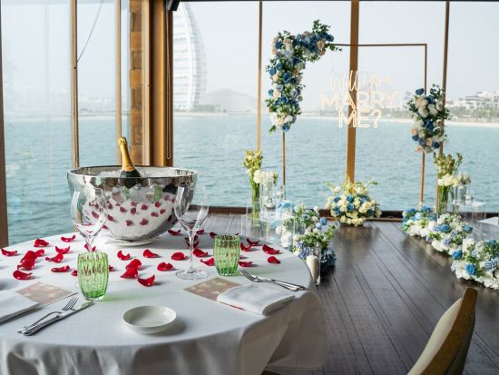 ドバイで味わう至高のラグジュアリーステイ2泊3日！憧れの7つ星ホテル＋ロールスロイス＋ヘリ遊覧＋極上スパ体験＜日本語ガイド＞