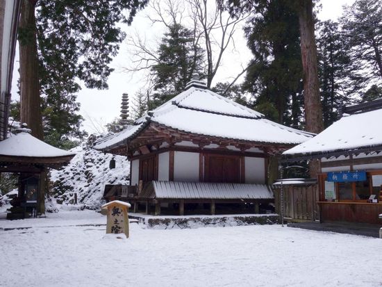 Japan_Nara_Murou-temple_pixta_28428416_室生寺奥の院
