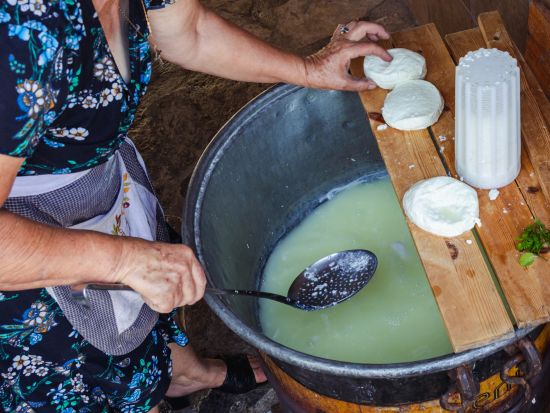 キプロスの文化を学ぶ！ 特産品巡り一日観光ツアー＜火曜日／パフォス発＞