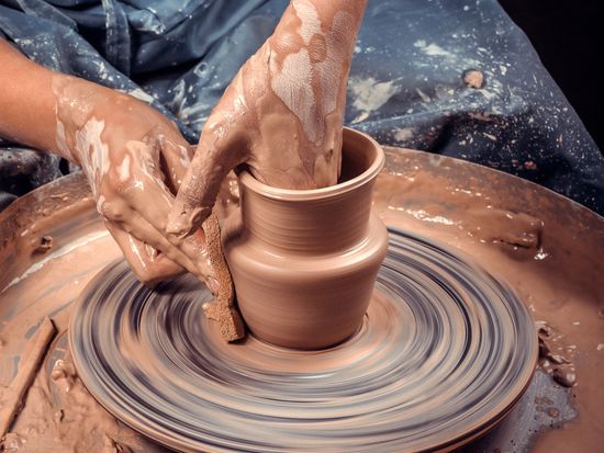 Pottery_AdobeStock_390746527