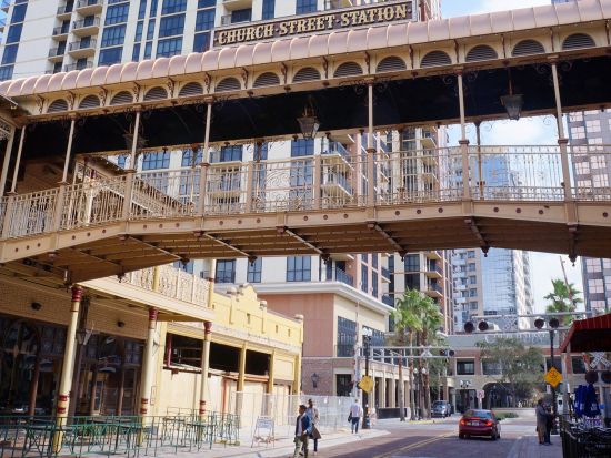 オーランド市内　貸切観光チャーター ＜日本語ドライバーガイド＞