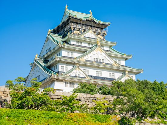 Japan_Osaka_castle_pixta_55737843_