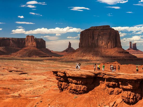 USA_Arizona_Monument Valley_shutterstock_186678422