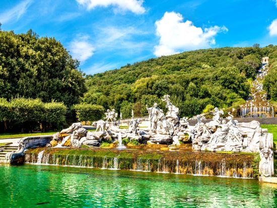 【プライベートツアー】ナポリから行く！世界遺産カゼルタの王宮半日観光ツアー＜車＋ガイド貸切／午前／日本語／ナポリ発＞by MAX HARVEST