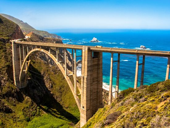 California_Bixby Bridge_shutterstock_548313103.jpg