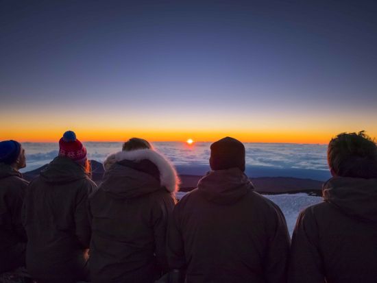 マウナケア山頂 サンセット＆星空観測ツアー ＜午後／天体望遠鏡／夕食付／英語ガイド＞ by ハワイフォレスト＆トレイル