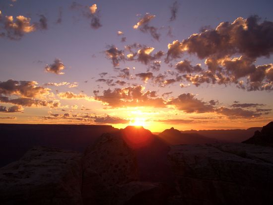 US_Arizona_Grand Canyon_Sunrise_pixta_67114204_M