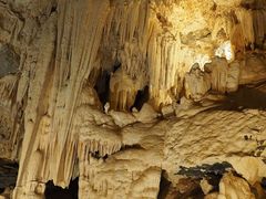 Al-Hoota-Cave-1