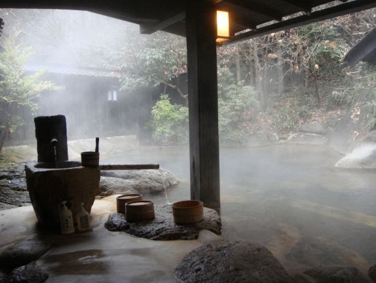 路線バスで行く　黒川温泉を満喫「とうふ吉祥」の豪華なとうふ定食付き ＜熊本桜町バスターミナル・熊本駅・阿蘇くまもと空港発＞