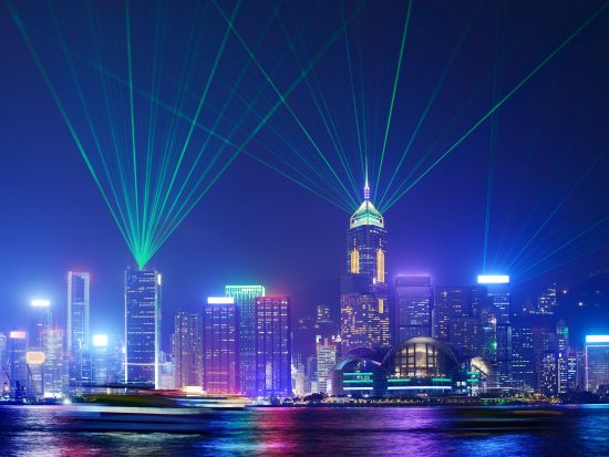 ドリーマー（DREAMER）クルーズ チケット予約　ゴージャスなクルーザーでシンフォニー・オブ・ライツを鑑賞！＜ビクトリアハーバー＞