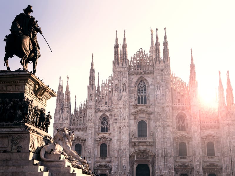 Italy_Milan_Duomo_AdobeStock_126539170