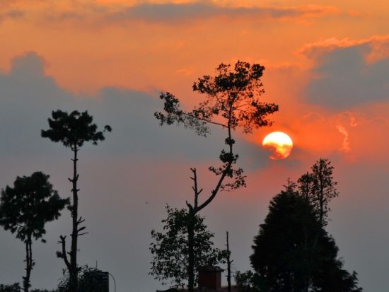 【2泊3日】チサパニ＆ナガルコット絶景トレッキングツアー　感動の朝日鑑賞！世界遺産チャングナラヤン寺院＋バクタプルも観光＜日本語または英語／カトマンズ発着＞