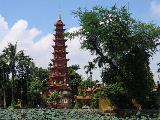 ハノイ1日観光ツアー　ホーチミン廟＆チャンクオック寺＆ベトナム民族学博物館＆ハノイ文廟＆水上人形劇鑑賞付き ＜昼食付き／英語ガイド＞