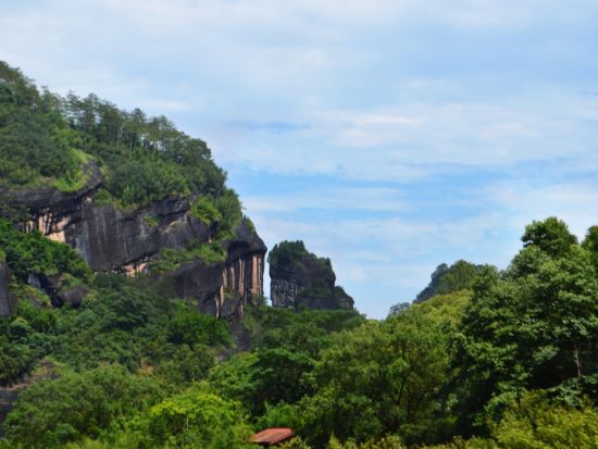 【上海発着】中国が誇る5大世界遺産を網羅！黄山・宏村・武夷山・福建土楼・コロンス島 欲張り4泊5日縦断ツアー（高速鉄道＆国内線フライト移動／全行程昼食付）