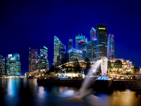 シンガポール夜景ツアー　オープントップバスもしくはリバークルーズから選べる！マーライオン公園＆マリーナベイサンズのショー＜日本語ガイド＞By JTB