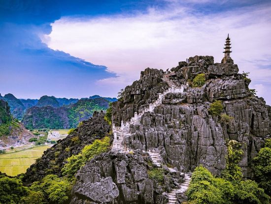 古都ホアルー＋タムコック＋ムア洞窟観光ツアー 陸のハロン湾で小舟クルーズ ＜サイクリング付き／昼食付き／英語ガイド／ハノイ発＞