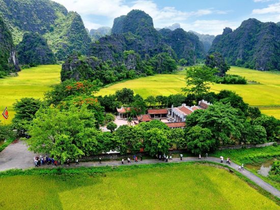 古都ホアルー＋タムコック＋ムア洞窟観光ツアー 陸のハロン湾で小舟クルーズ ＜サイクリング付き／昼食付き／英語ガイド／ハノイ発＞