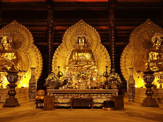 世界遺産チャンアン＋ムア洞窟  観光ツアー　バイディン寺観光あり ＜昼食付き／英語ガイド／ハノイ発＞