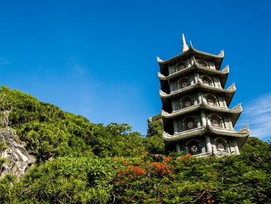 五行山＆世界遺産ホイアン旧市街　日帰りツアー ＜夕食付き／英語ガイド／ダナン発＞