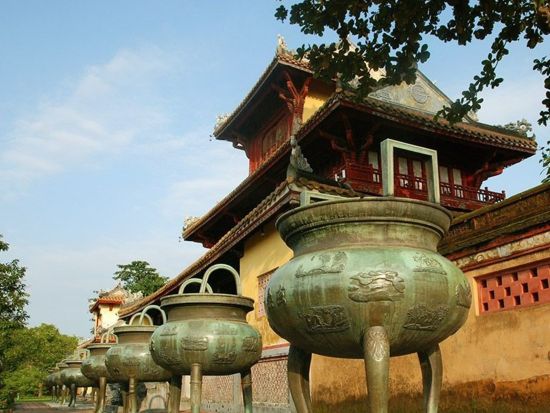 世界遺産フエ 日帰りツアー　フエ王宮＆ティエンムー寺など ＜昼食付き／英語ガイド／ダナン発＞