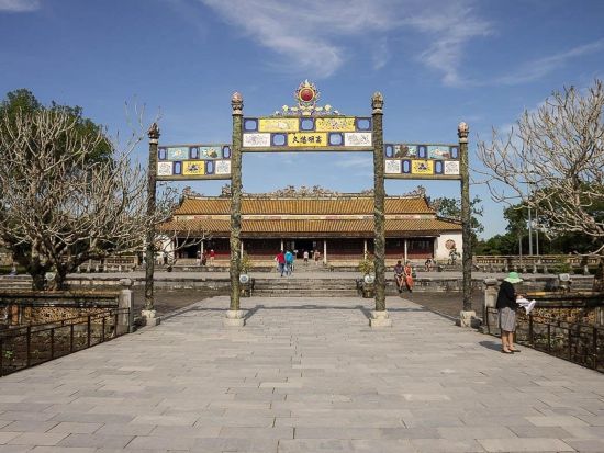 世界遺産フエ 日帰りツアー　フエ王宮＆ティエンムー寺など ＜昼食付き／英語ガイド／ダナン発＞