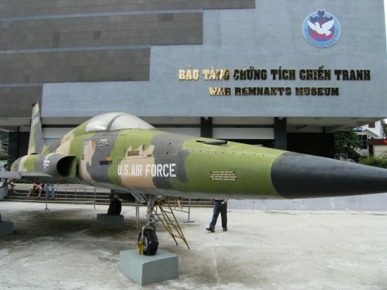 ホーチミン1日観光ツアー　統一会堂＆サイゴン大教会＆サイゴン中央郵便局＆戦争証跡博物館など ＜昼食付き／英語ガイド＞