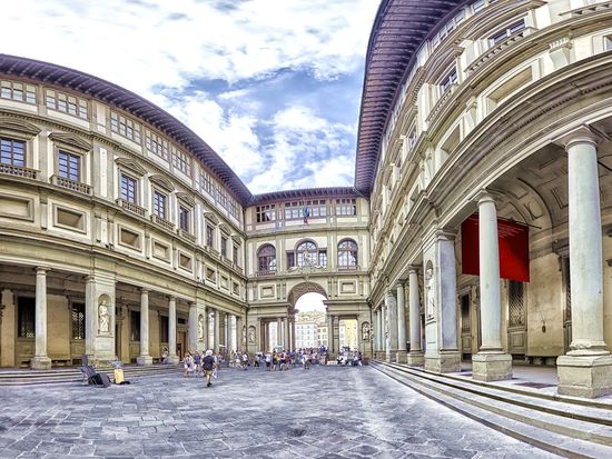 Italy_Florence_Uffizzi_Gallery_Shutterstock