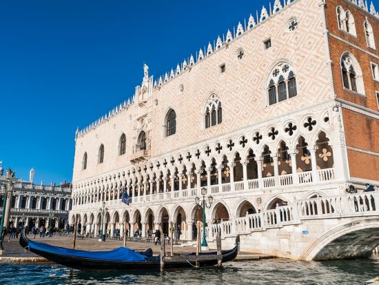 イタリア人気3都市4日間周遊ツアー　新幹線で行くローマ～フィレンツェ～ヴェネツィア　日本語ガイド観光付＜貸切空港送迎付＞by Max Harvest