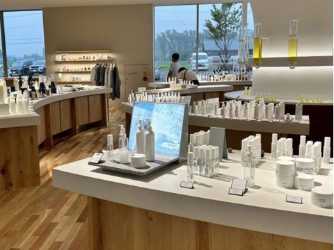 札幌発 滝川＆砂川花まつりバスツアー 広がる菜の花畑に心ときめく！SHIRO砂川本店みんなの工場＋小林酒造etc.＜5月17日限定／1名から催行／札幌駅発着＞