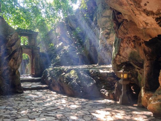 ミーソン遺跡＋ダナン＋夜のホイアン観光　空港お送り可　サクラレストラン夕食プラン＆ダナン花火大会鑑賞プラン有＜マダムランの昼食／ダナン・ホイアン発＞