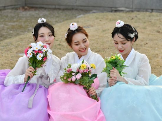 韓服レンタル＆写真撮影プラン 「韓服男(景福宮店)」 ＜景福宮駅徒歩約1分＞