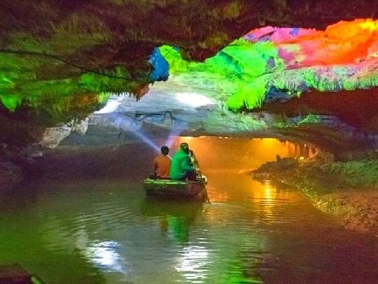 世界複合遺産ティエンハー洞窟クルーズ＆古都ホアルー　1日観光ツアー ＜食事付き／日本語ガイド／ハノイ発＞