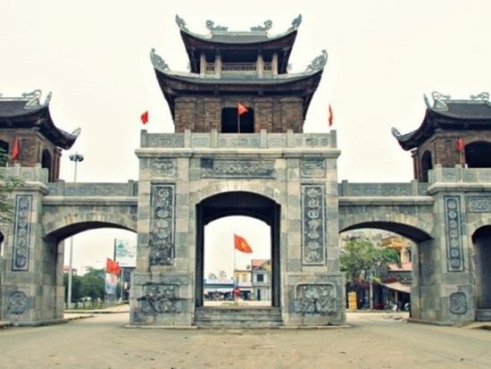 世界複合遺産ティエンハー洞窟クルーズ＆古都ホアルー　1日観光ツアー ＜食事付き／日本語ガイド／ハノイ発＞