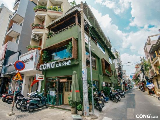 ホーチミン市内観光　ピンクの教会＋中央郵便局＋香水作り　ピンクの教会を眺めるカフェでのベトナムコーヒー付き＜午前／ランチ＆ショッピング付きプランあり／日本語＞