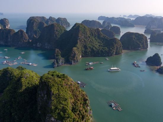世界遺産ハロン湾＆ランハ湾日帰りツアー　洞窟見学＋カヤック体験＋夕日鑑賞　「Pho 10」夕食付きプランあり＜8時間クルーズ／日本語ガイド／ビュッフェ昼食＞