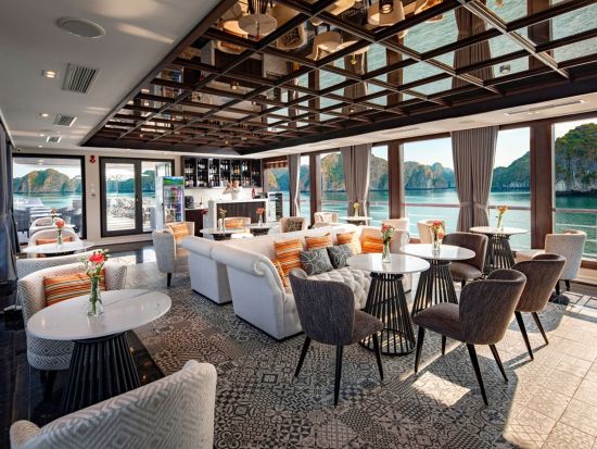 世界遺産ハロン湾＆ランハ湾日帰りツアー　洞窟見学＋カヤック体験＋夕日鑑賞　「Pho 10」夕食付きプランあり＜8時間クルーズ／日本語ガイド／ビュッフェ昼食＞