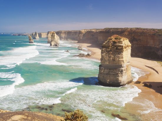 Australia_Melbourne_Great Ocean Road_Twelve Apostles_shutterstock_269010749