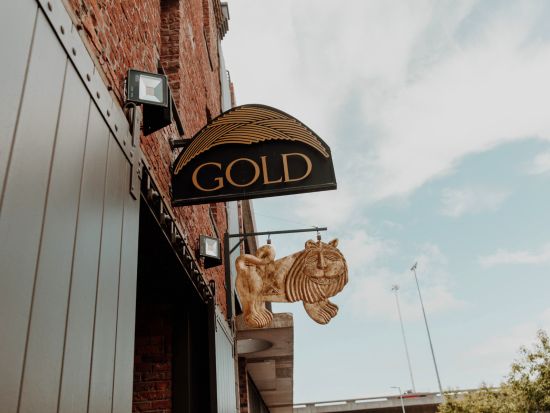 レストラン「GOLD」でアフリカンディナーショー＆民族楽器ジャンベ演奏体験＜英語／往復送迎付き／ケープタウン発＞