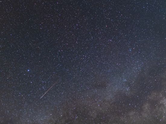 天体観測・星空ツアー  完全貸切！満天の星が輝く天然プラネタリウムを鑑賞 GoProレンタル付＜21：00～／2歳～参加OK／送迎あり／石垣島＞