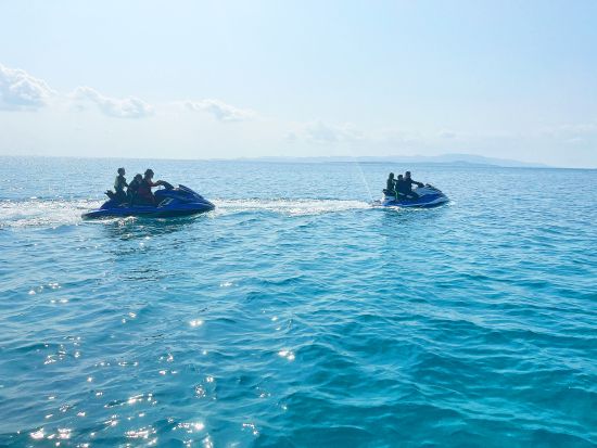 マリンジェット・和船チャーターツアー 完全貸切！シュノーケリング＋GoProレンタル付＜半日 or 全日／1～8名／2歳～参加OK／送迎あり／石垣島＞