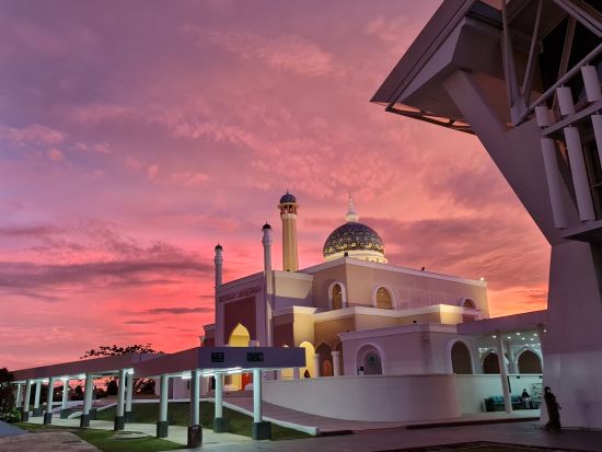 トランジット（乗り継ぎ）専用 ブルネイ観光ツアー　新旧モスク＆ガドン・ナイトマーケット＆ザ・モール ＜日本語ガイド＞