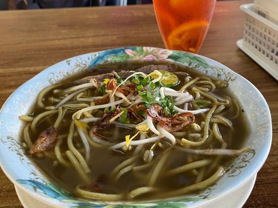 ブルネイ ホタル観賞クルーズツアー　水上集落沿いのローカル食堂の夕食付き ＜日本語ガイド＞