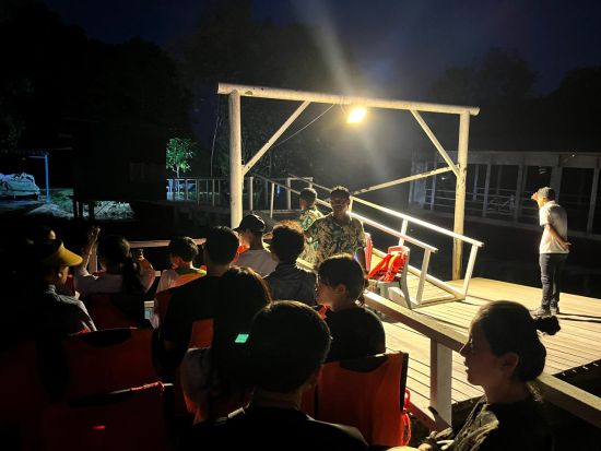 コタキナバル市内観光＋バティック染め体験＋ロッカウィ野生動物園＋蛍鑑賞リバークルーズ  1日満喫ツアー ＜昼食＆夕食付き／日本語ガイド＞