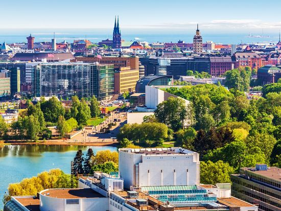 Helsinki_Panorama_Old_Town_shutterstock_219639097