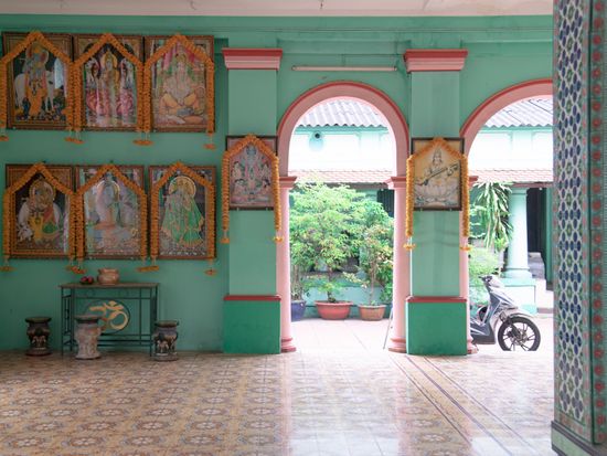 Vietnam_Ho Chi Minh_Sri Thenday Yuttha Panin Temple_pixta_87406301